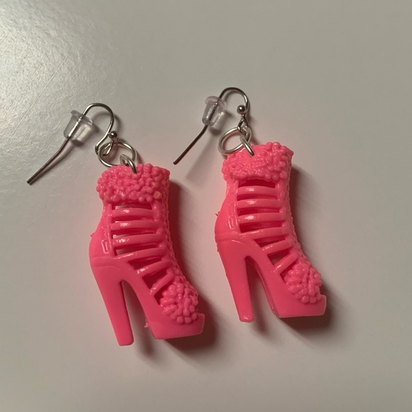 Dangle Shoe Earrings! - Picture 1 of 3